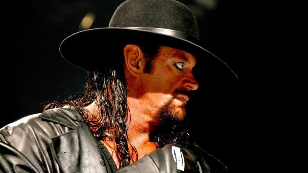 Iconic wrestling villain delivers chilling entrance in darkened arena - tjr wrestling The undertaker embraces new chapter with wwe and aaa